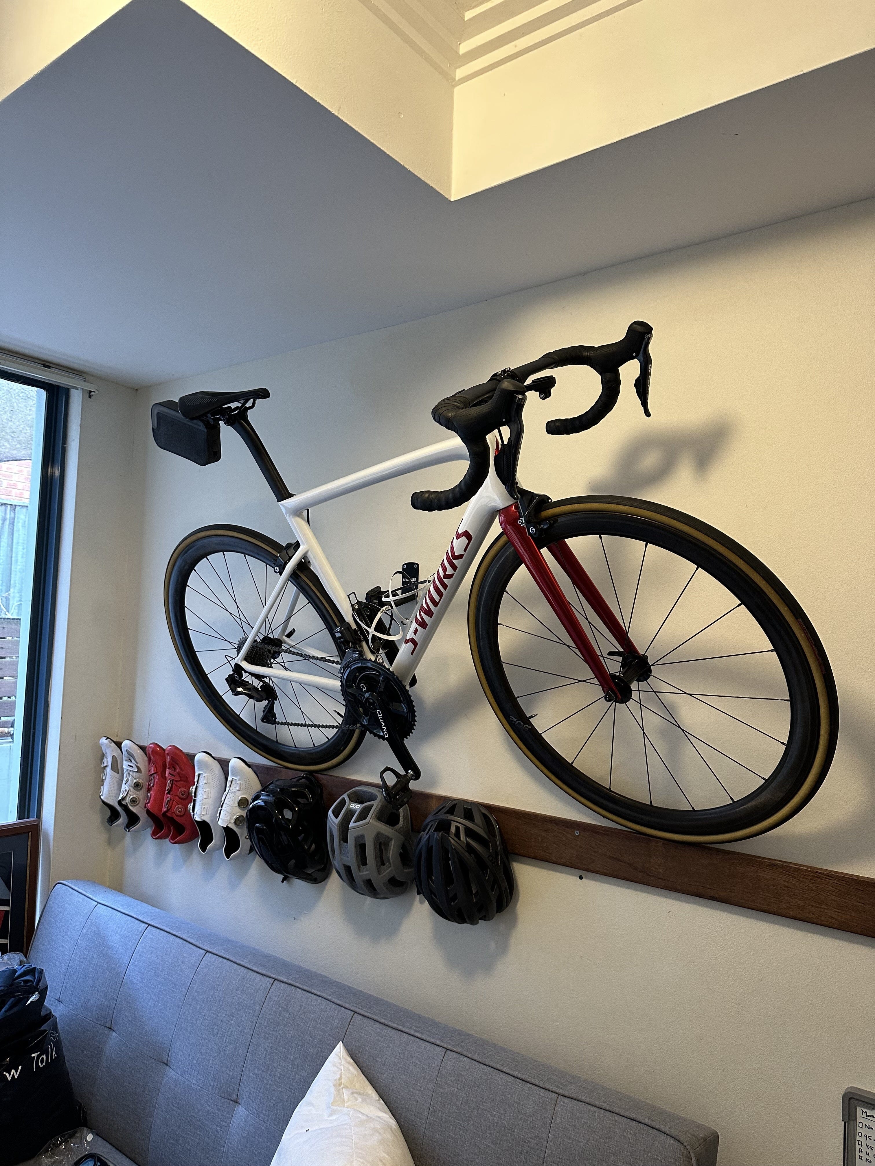 Space saving bike rack for online apartment